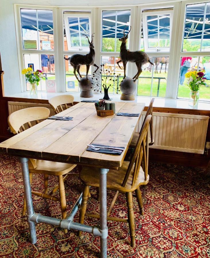 The Yew Tree At Longhopeモーテル エクステリア 写真