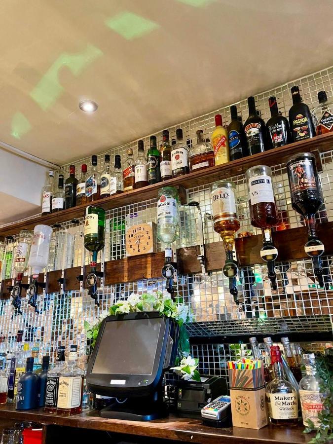 The Yew Tree At Longhopeモーテル エクステリア 写真
